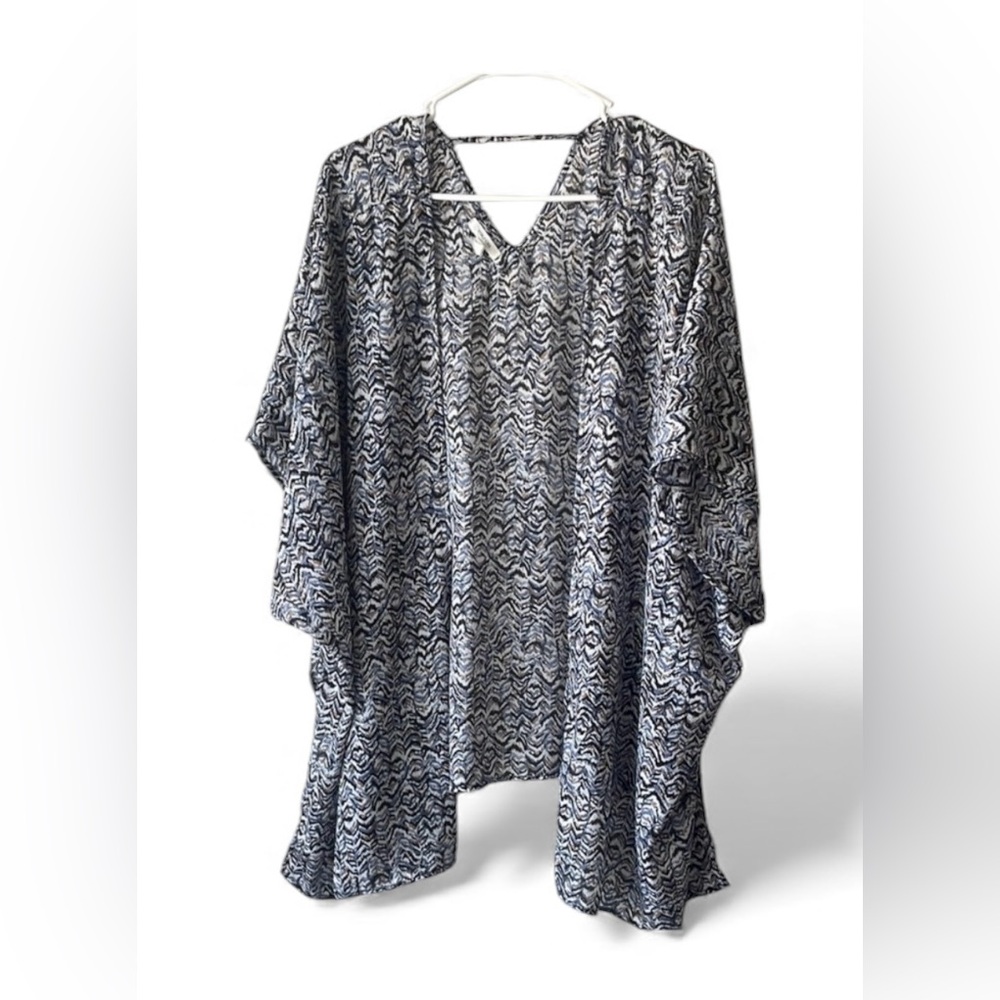 Maurices Blue and White Boxy Dolman Sleeve Tunic